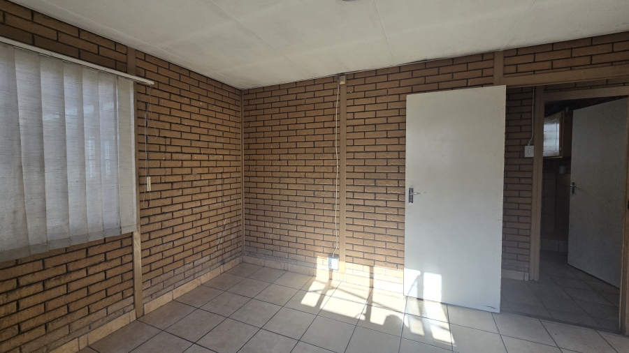 To Let 0 Bedroom Property for Rent in Edenvale Central Gauteng