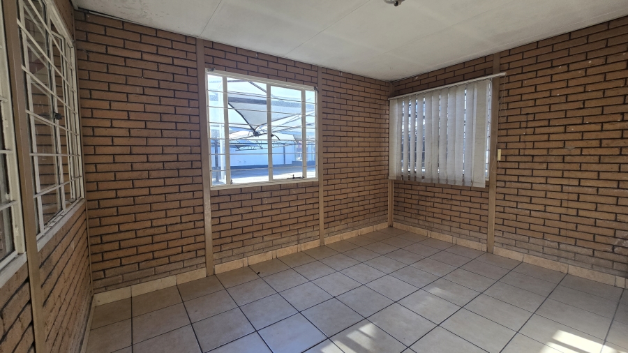 To Let 0 Bedroom Property for Rent in Edenvale Central Gauteng