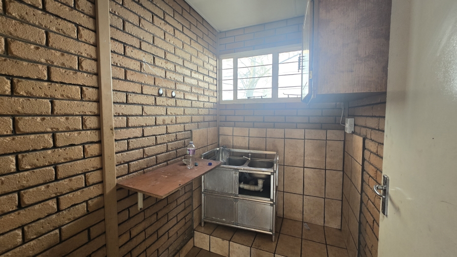 To Let 0 Bedroom Property for Rent in Edenvale Central Gauteng