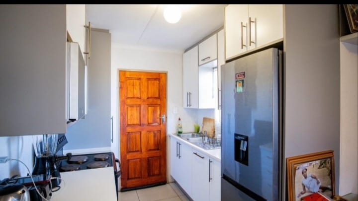 3 Bedroom Property for Sale in Rosslyn Gauteng