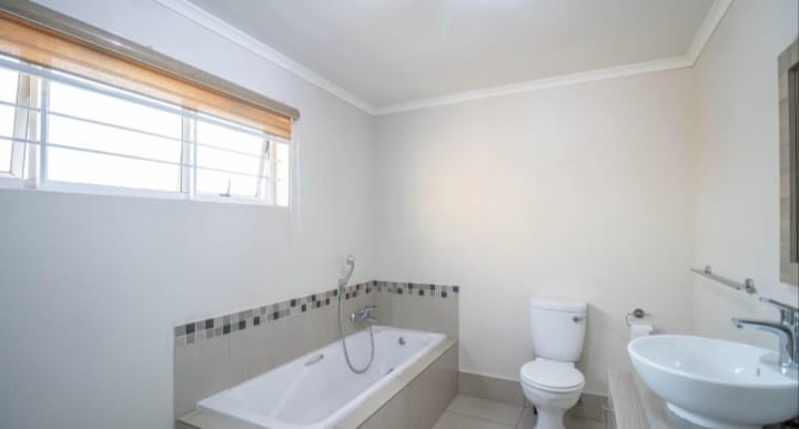 3 Bedroom Property for Sale in Blue Hills Gauteng