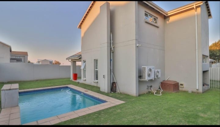 3 Bedroom Property for Sale in Blue Hills Gauteng