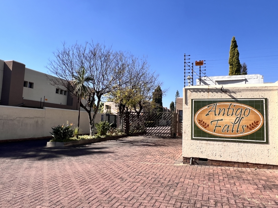 2 Bedroom Property for Sale in Sunninghill Gauteng