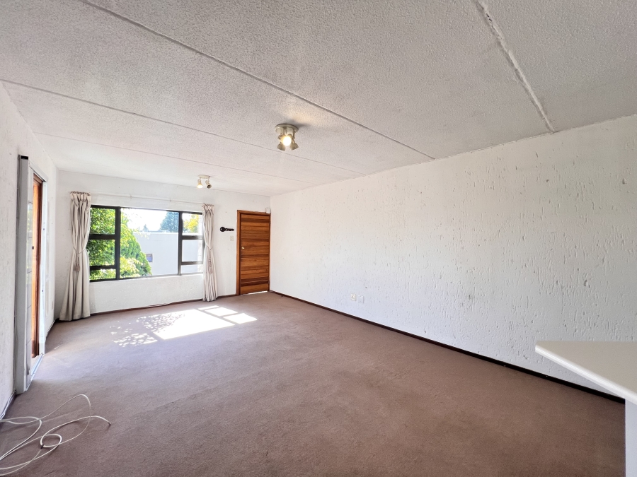 2 Bedroom Property for Sale in Sunninghill Gauteng