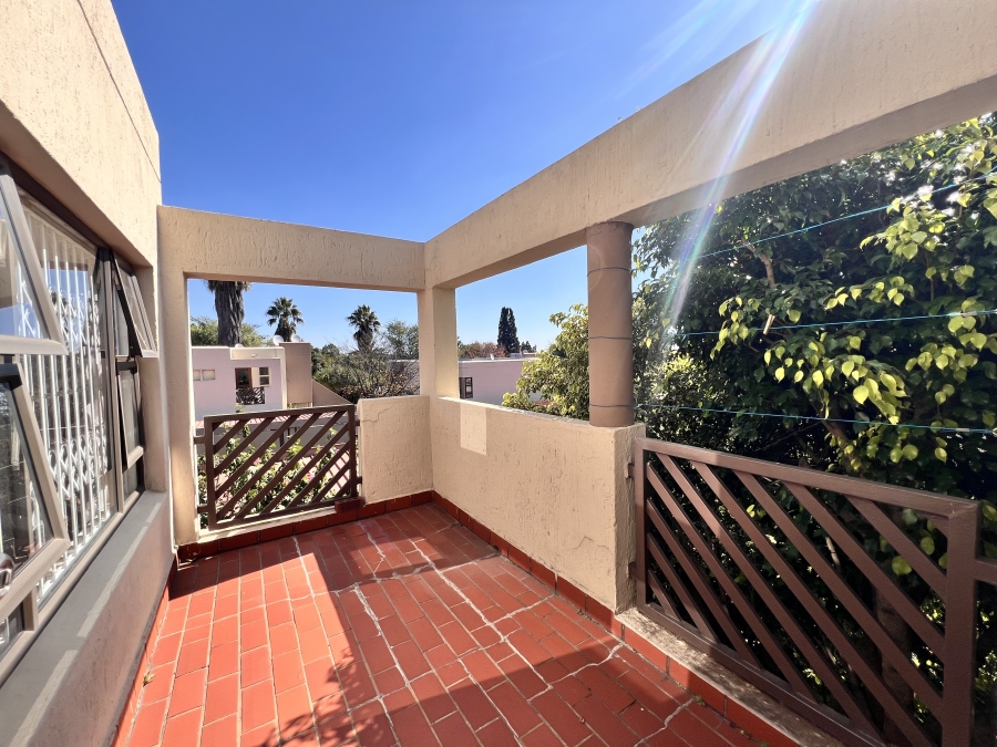 2 Bedroom Property for Sale in Sunninghill Gauteng