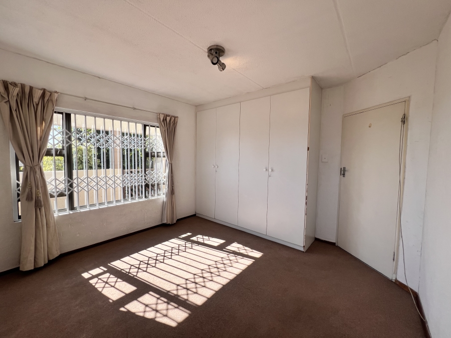 2 Bedroom Property for Sale in Sunninghill Gauteng