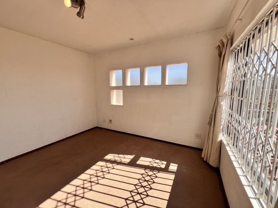 2 Bedroom Property for Sale in Sunninghill Gauteng