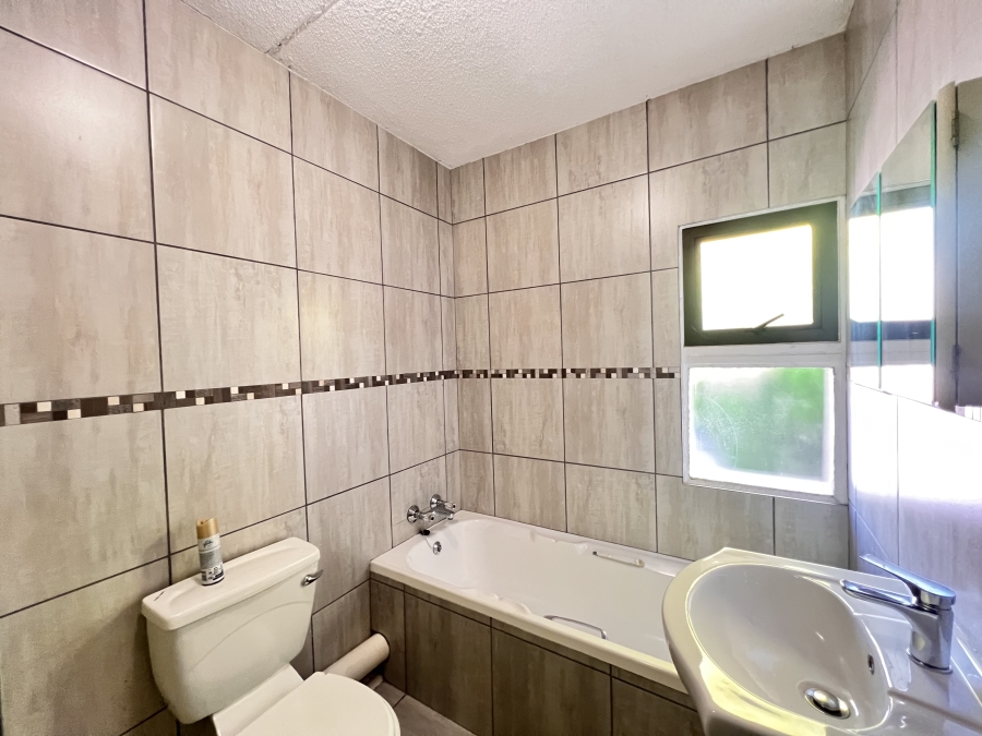 2 Bedroom Property for Sale in Sunninghill Gauteng