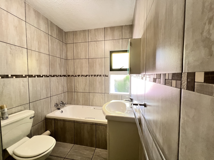 2 Bedroom Property for Sale in Sunninghill Gauteng