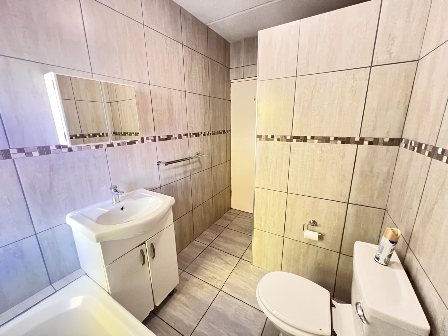 2 Bedroom Property for Sale in Sunninghill Gauteng
