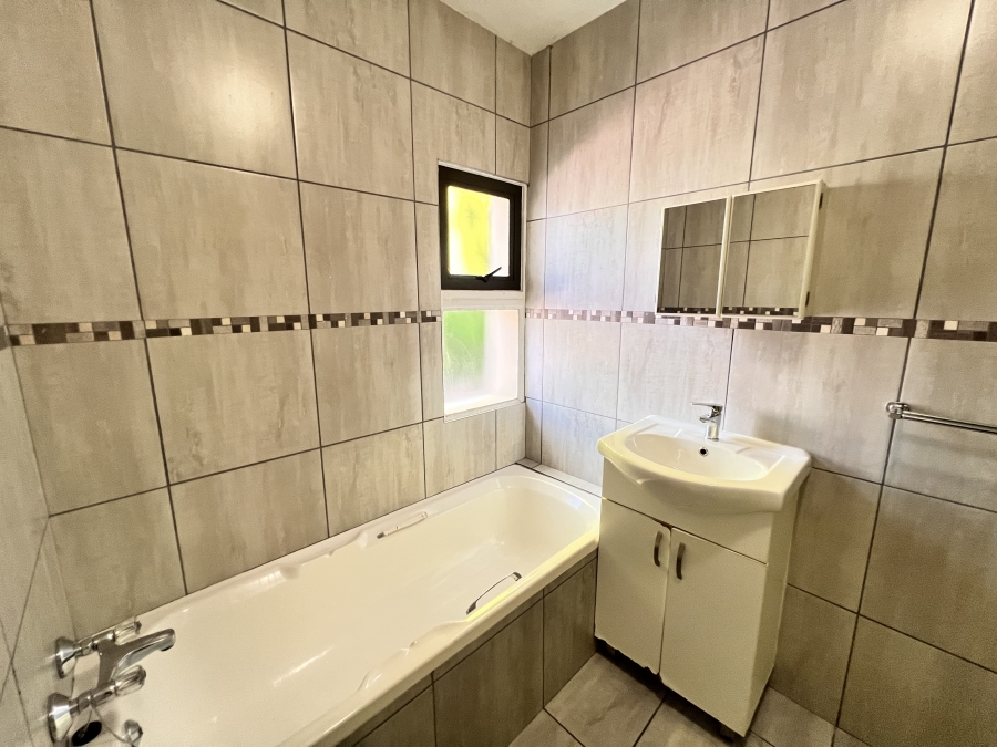 2 Bedroom Property for Sale in Sunninghill Gauteng