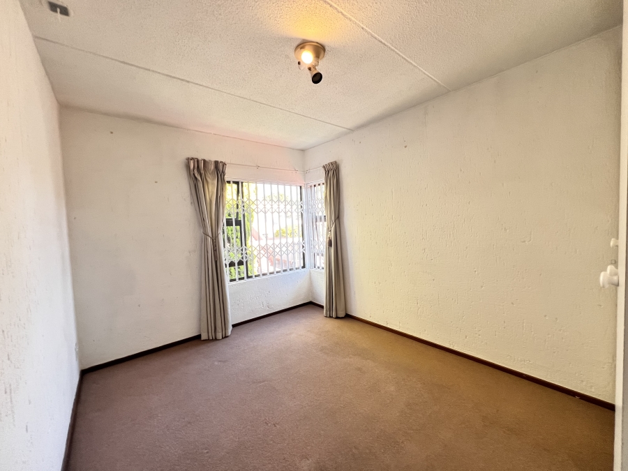 2 Bedroom Property for Sale in Sunninghill Gauteng