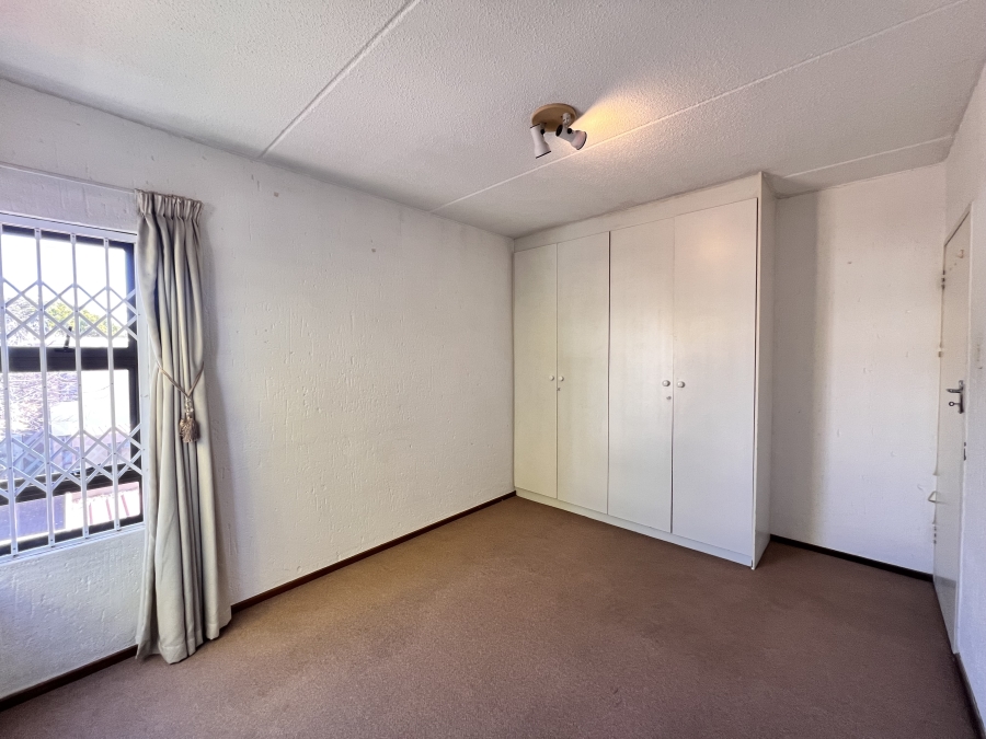2 Bedroom Property for Sale in Sunninghill Gauteng