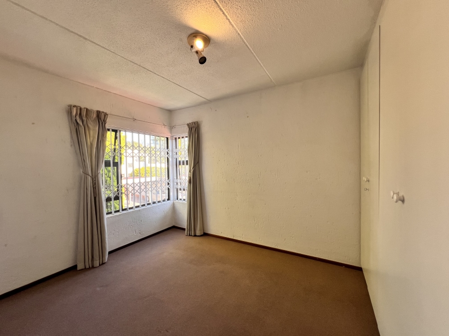 2 Bedroom Property for Sale in Sunninghill Gauteng