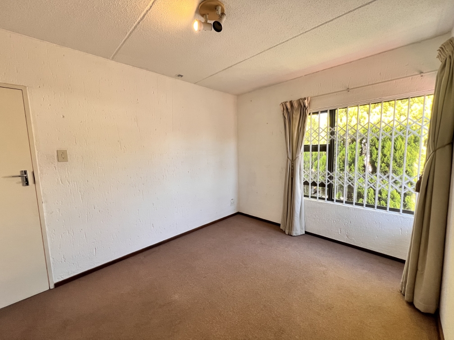 2 Bedroom Property for Sale in Sunninghill Gauteng