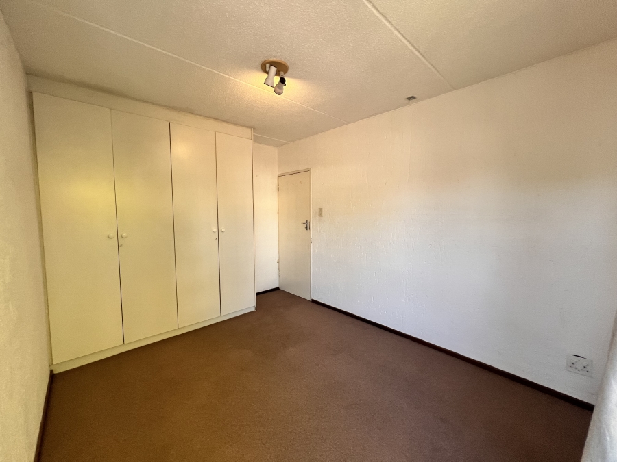 2 Bedroom Property for Sale in Sunninghill Gauteng