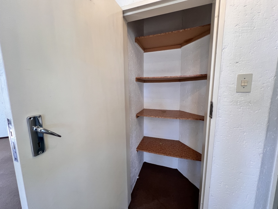 2 Bedroom Property for Sale in Sunninghill Gauteng