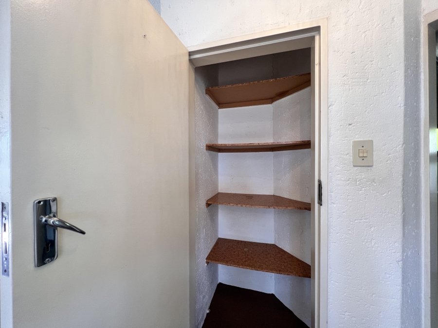 2 Bedroom Property for Sale in Sunninghill Gauteng