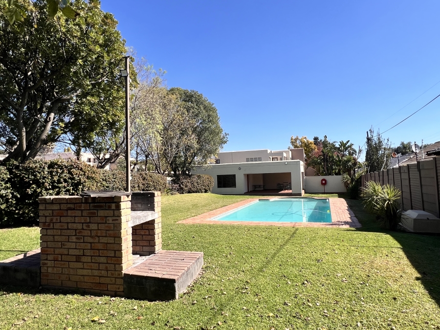 2 Bedroom Property for Sale in Sunninghill Gauteng
