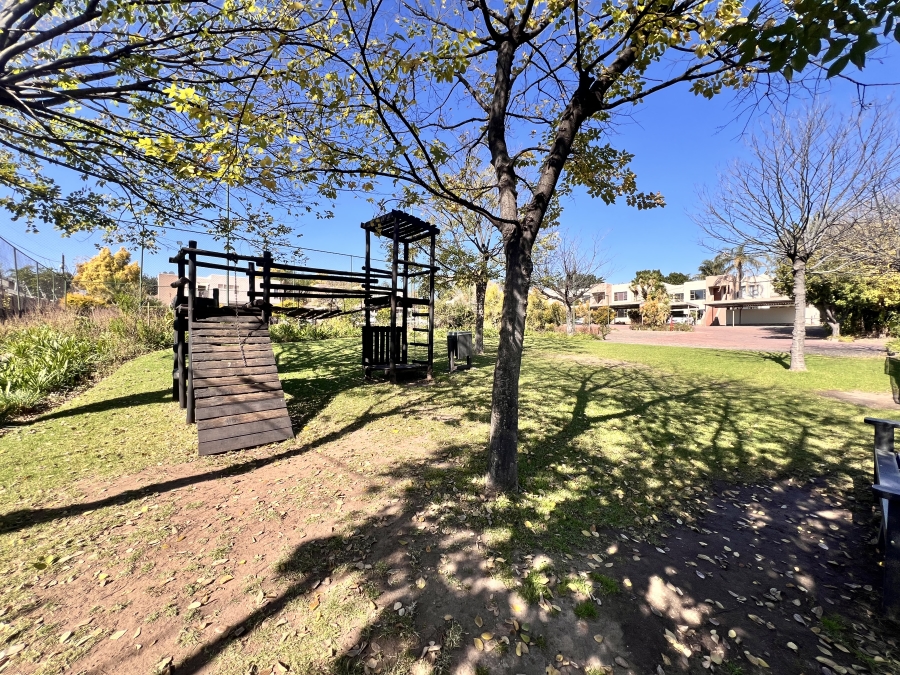 2 Bedroom Property for Sale in Sunninghill Gauteng
