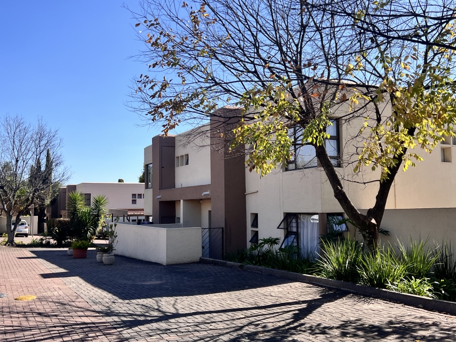 2 Bedroom Property for Sale in Sunninghill Gauteng