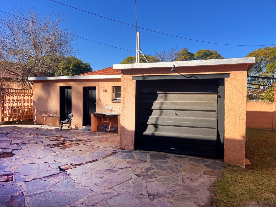 3 Bedroom Property for Sale in Highlands North Gauteng