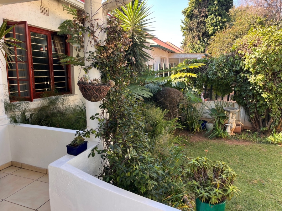 2 Bedroom Property for Sale in Highlands North Gauteng