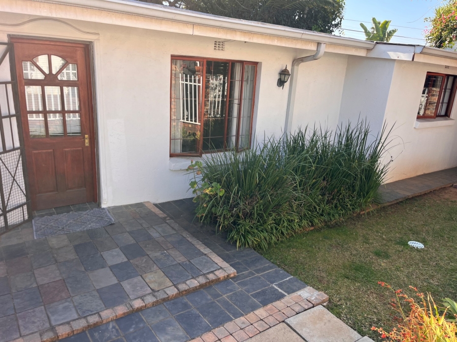 2 Bedroom Property for Sale in Highlands North Gauteng