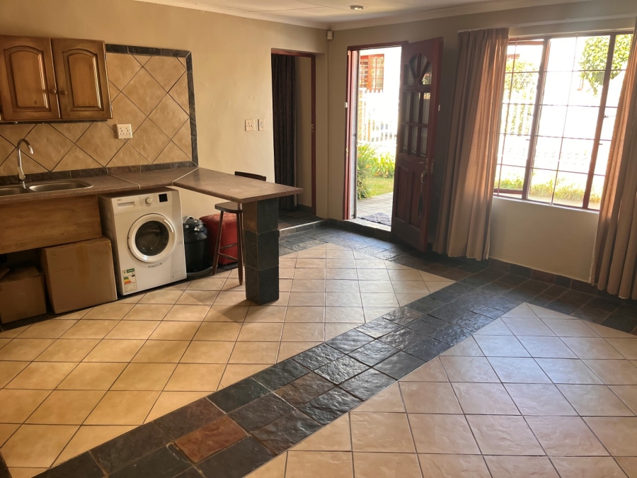 2 Bedroom Property for Sale in Highlands North Gauteng