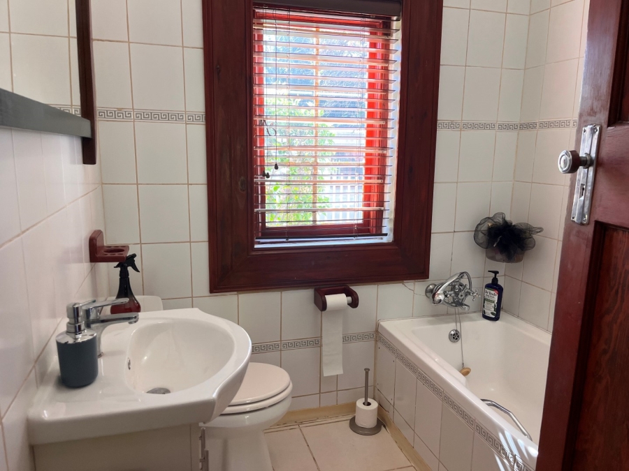 2 Bedroom Property for Sale in Highlands North Gauteng