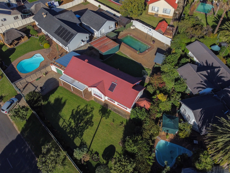 3 Bedroom Property for Sale in Brackendowns Gauteng