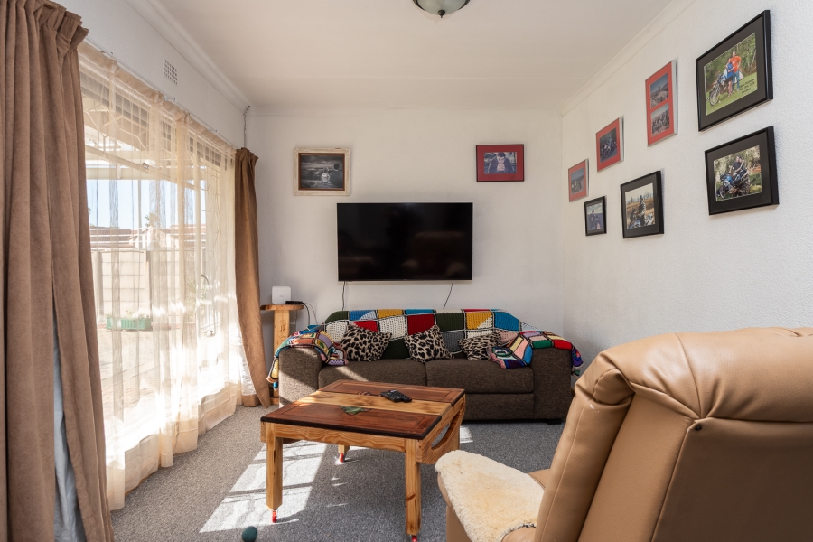 3 Bedroom Property for Sale in Brackendowns Gauteng
