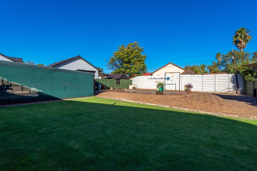 3 Bedroom Property for Sale in Brackendowns Gauteng