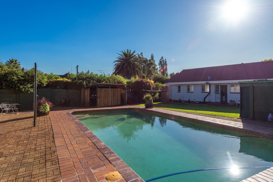 3 Bedroom Property for Sale in Brackendowns Gauteng