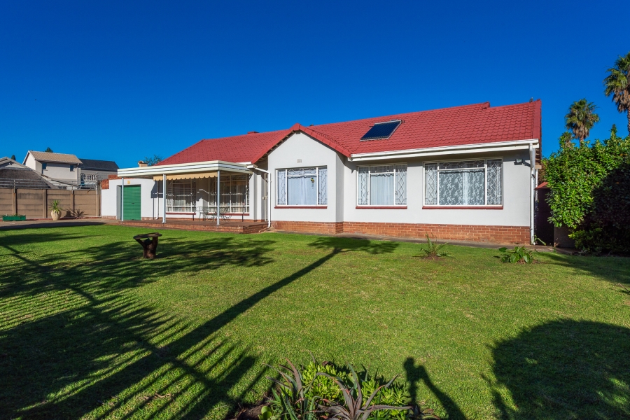 3 Bedroom Property for Sale in Brackendowns Gauteng
