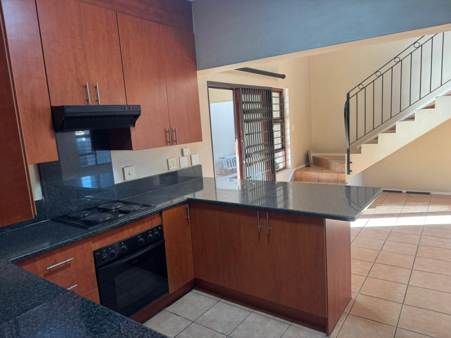 To Let 3 Bedroom Property for Rent in Honeydew Ridge Gauteng