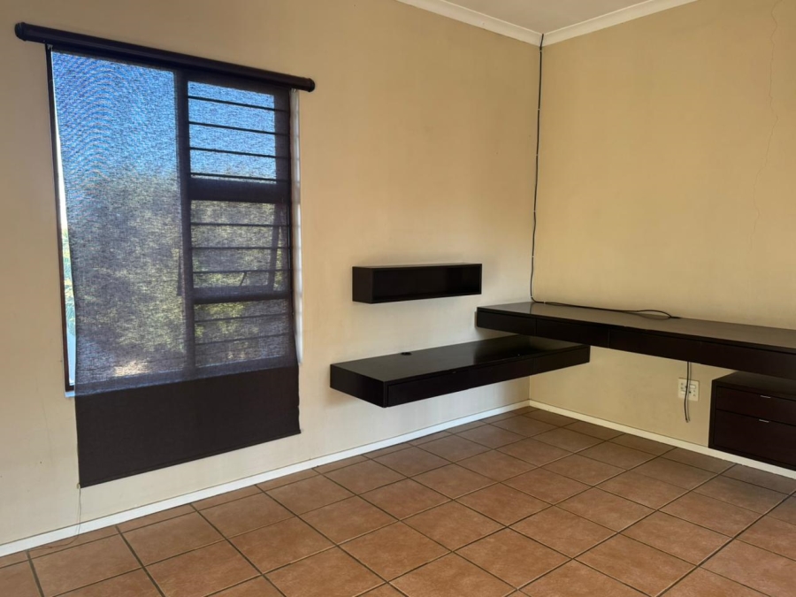 To Let 3 Bedroom Property for Rent in Honeydew Ridge Gauteng