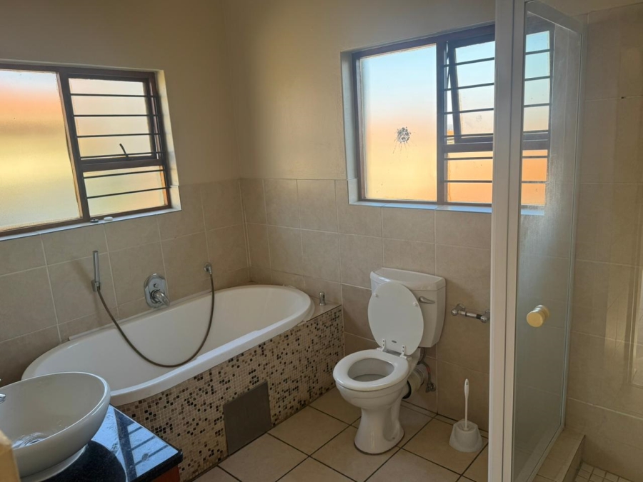 To Let 3 Bedroom Property for Rent in Honeydew Ridge Gauteng