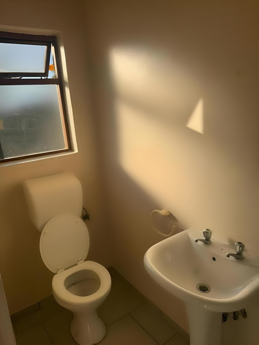 To Let 3 Bedroom Property for Rent in Honeydew Ridge Gauteng