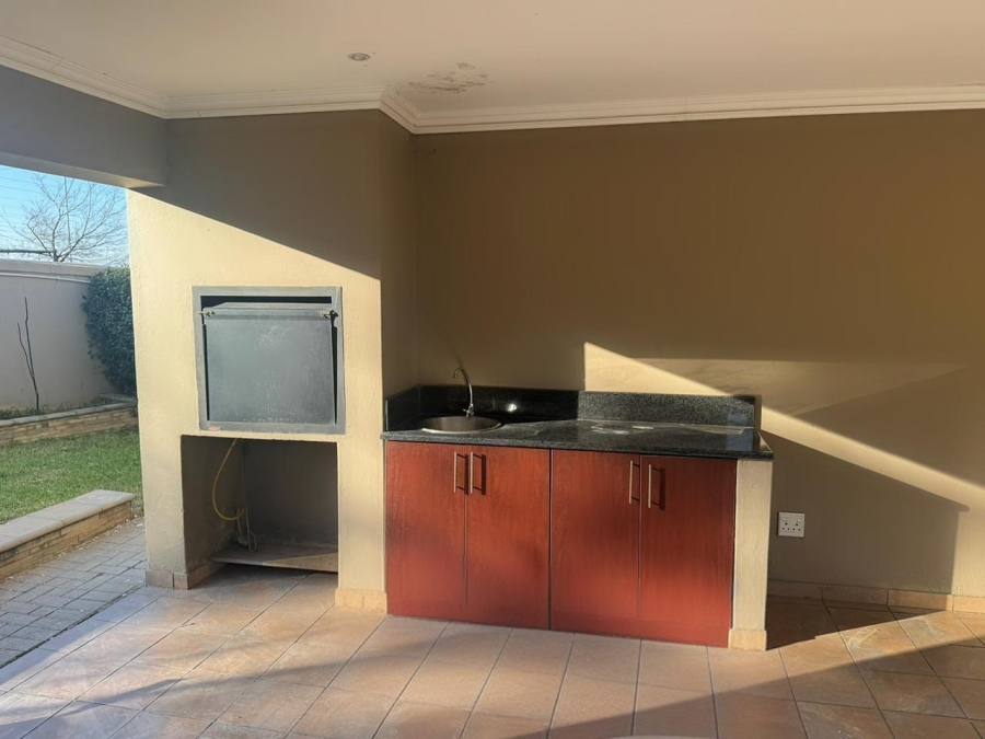 To Let 3 Bedroom Property for Rent in Honeydew Ridge Gauteng