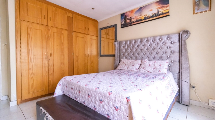 5 Bedroom Property for Sale in Lenasia South Gauteng