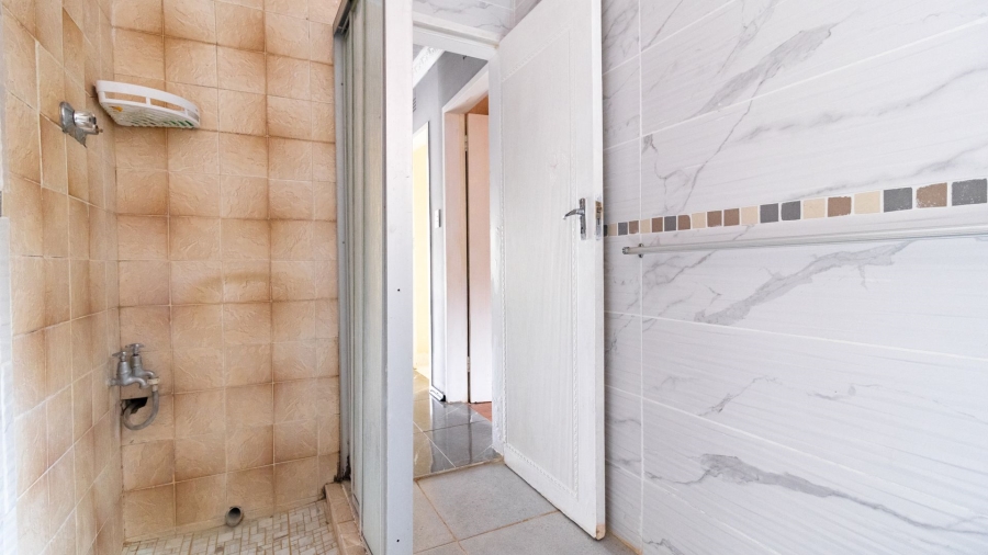 5 Bedroom Property for Sale in Lenasia South Gauteng