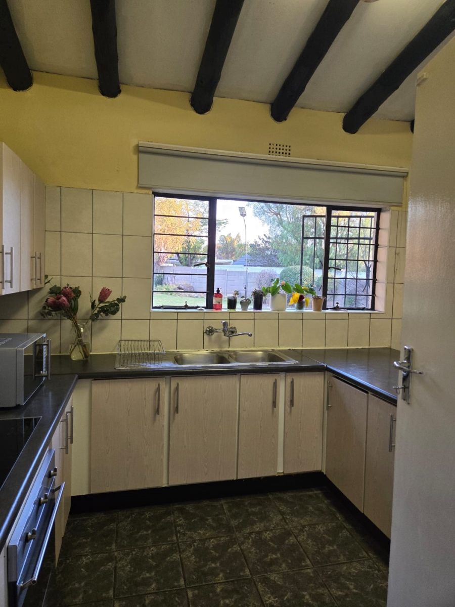 To Let 3 Bedroom Property for Rent in Croydon Gauteng