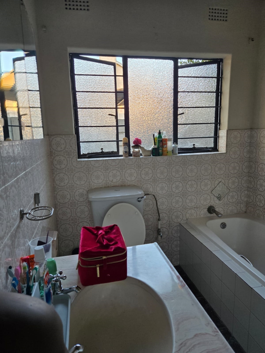 To Let 3 Bedroom Property for Rent in Croydon Gauteng