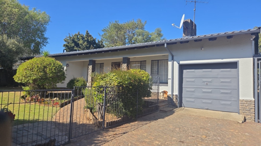 To Let 3 Bedroom Property for Rent in Croydon Gauteng