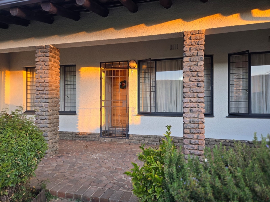 To Let 3 Bedroom Property for Rent in Croydon Gauteng