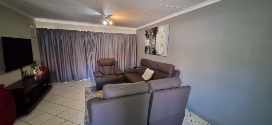 2 Bedroom Property for Sale in Amberfield Gauteng