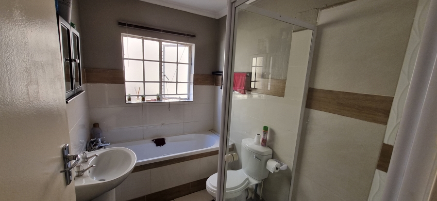 2 Bedroom Property for Sale in Amberfield Gauteng