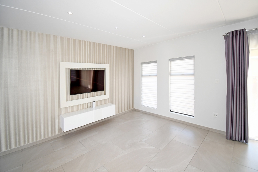 To Let 3 Bedroom Property for Rent in Crowthorne AH Gauteng