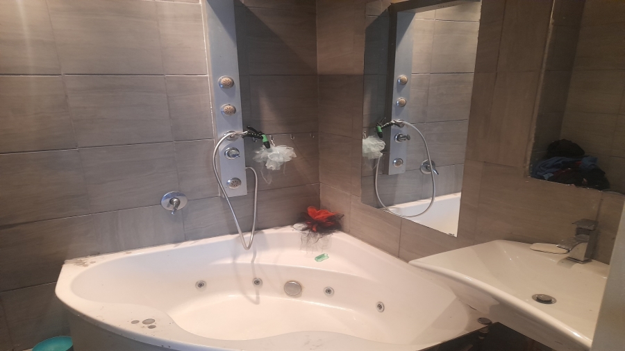 3 Bedroom Property for Sale in Bonanne Gauteng